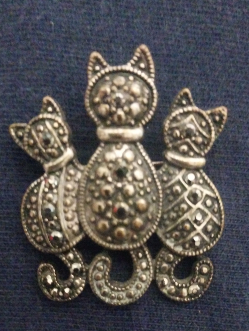 Silver-Tone Three Cat Brooch Pin - Decorative Pet Jewelry